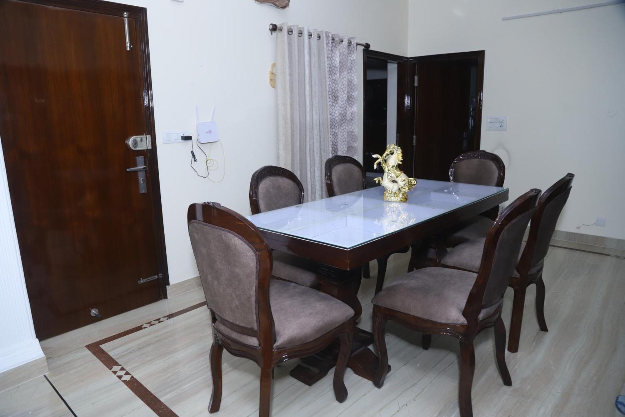 Divine India Service Apartment 3Bhk,B57 Sarita Vihar,Apollo Yeni Delhi Dış mekan fotoğraf